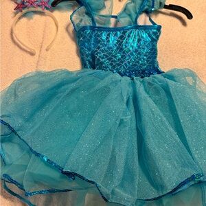 Size 4/5 girl costume.